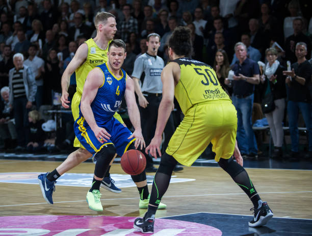 仅展现了他 仅展现了他