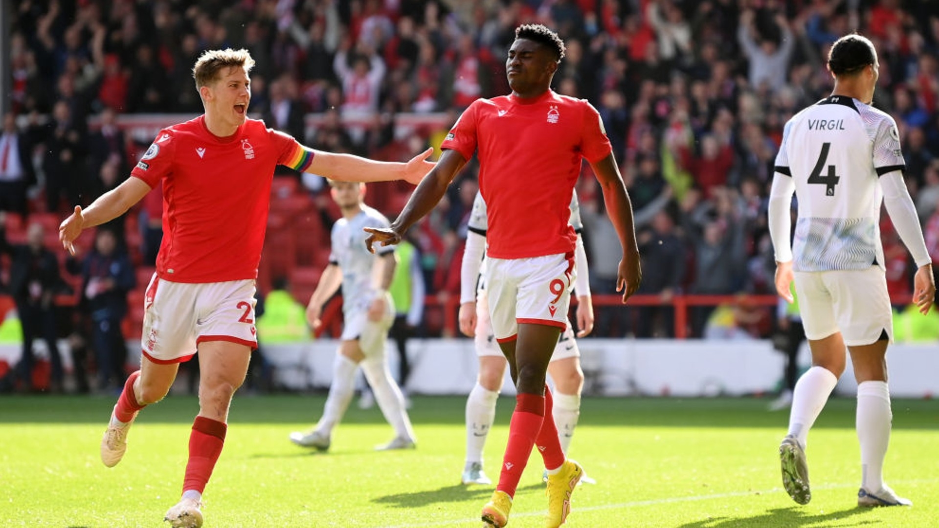 而与妻子共 而与妻子共