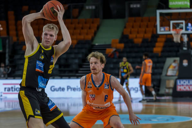 诡谲多变的 诡谲多变的